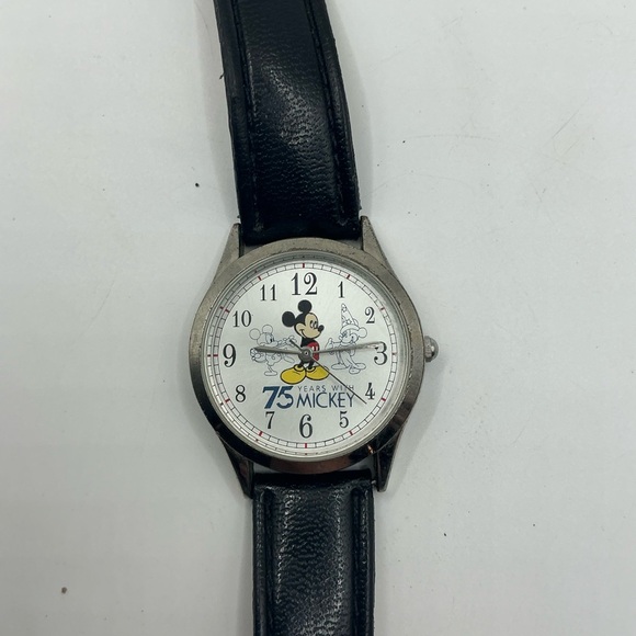8 Vintage Disney Watches All Working  - Picture 7 of 9